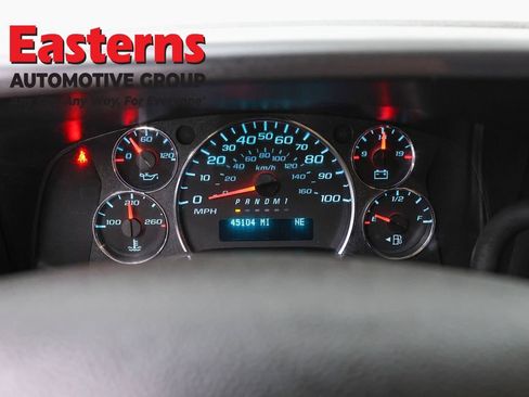 Used 2024 Chevrolet Express 3500 LT w/ LT Preferred Equipment Group RWD image 16