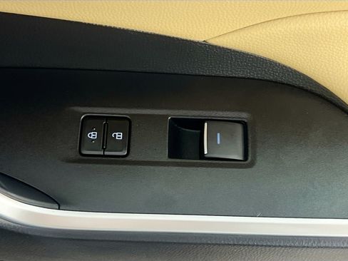 Used 2025 Toyota RAV4 XLE image 32