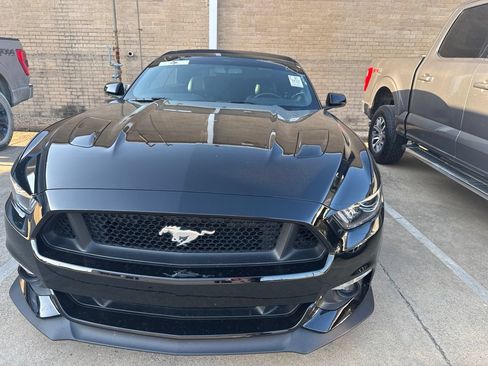 Used 2017 Ford Mustang GT Premium w/ GT Performance Package RWD image 2