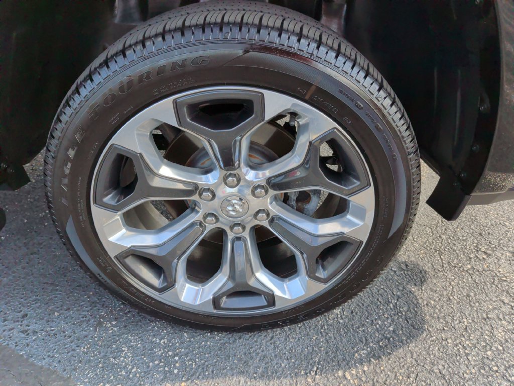 Used 2023 RAM 1500 Limited w/ Body Color Bumper Group AWD/4WD image 34