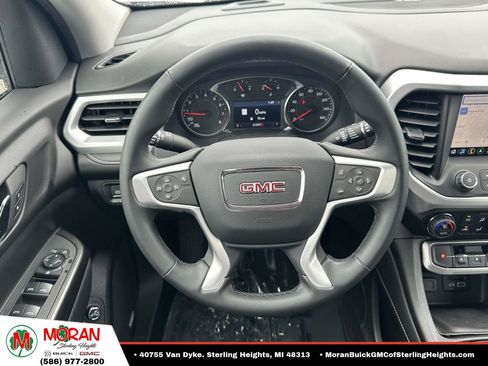 Certified 2023 GMC Acadia SLT FWD image 15