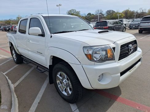 Used 2011 Toyota Tacoma Base w/ TRD Sport Pkg image 8