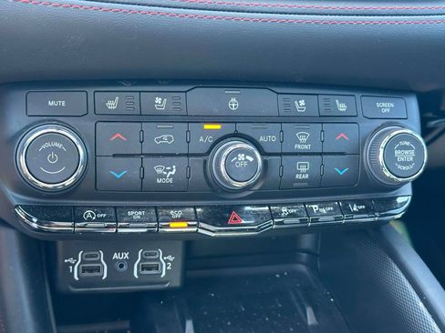 Used 2025 Dodge Durango GT AWD/4WD image 26