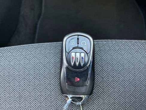 Used 2025 Buick Encore GX Preferred AWD/4WD image 22
