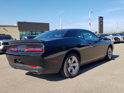 Used 2023 Dodge Challenger SXT image 5