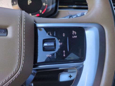 Used 2023 Land Rover Range Rover SE image 17