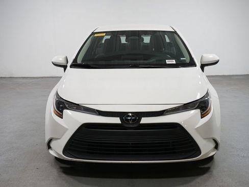 Certified 2023 Toyota Corolla LE image 2