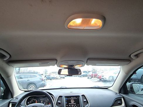 Certified 2016 Jeep Cherokee Latitude w/ Comfort/Convenience Group image 22