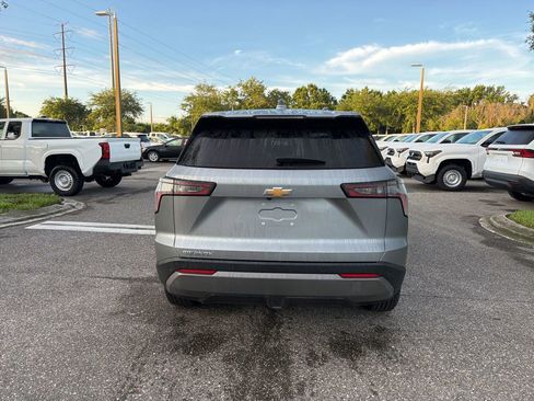 Used 2026 Chevrolet Equinox LT FWD image 4