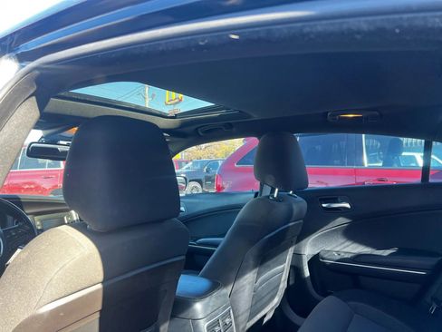 Used 2015 Dodge Charger SE w/ Power Sunroof Group image 6