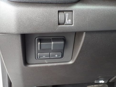 Used 2024 GMC Canyon Elevation w/ Convenience Package image 6