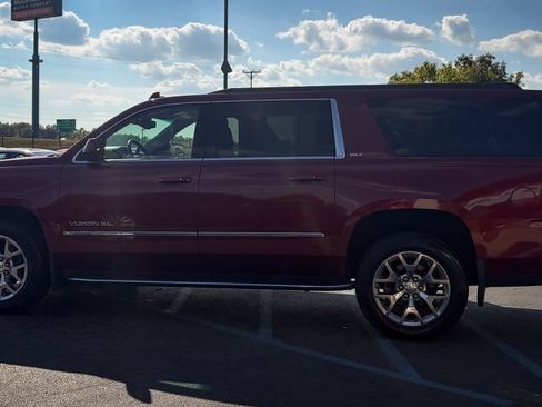 Used 2016 GMC Yukon XL SLT w/ Open Road Package AWD/4WD image 21