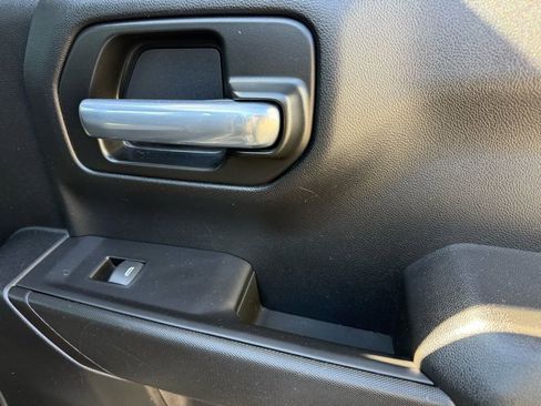 Used 2021 Chevrolet Silverado 1500 LT image 39