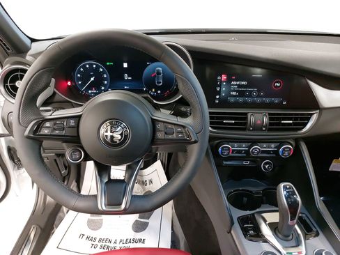 New 2025 Alfa Romeo Giulia w/ Veloce Package AWD image 9