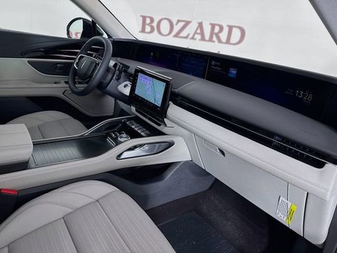 New 2026 Lincoln Nautilus Reserve AWD/4WD image 31