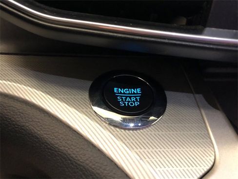 Used 2022 Ford Explorer XLT w/ Equipment Group 202A image 20