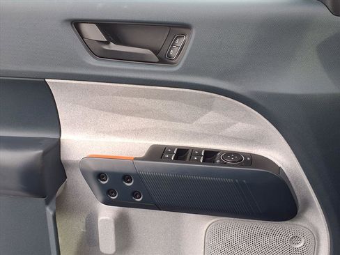 Certified 2022 Ford Maverick XLT image 17