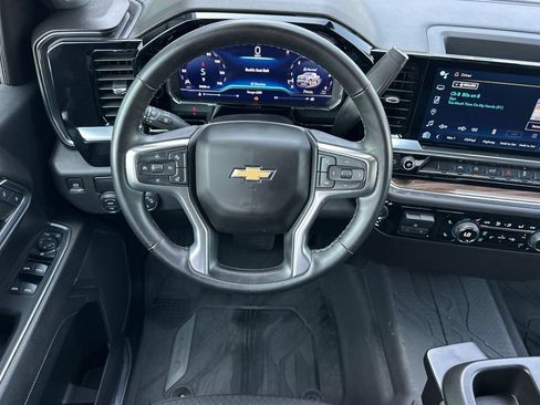 Used 2024 Chevrolet Silverado 1500 LT w/ Convenience Package II RWD image 17