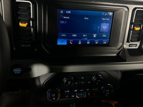 Used 2023 Ford Bronco Badlands image 21