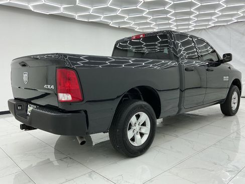 Used 2018 RAM 1500 Express AWD/4WD image 12