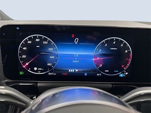 Used 2025 Mercedes-Benz GLA 250 4MATIC image 18