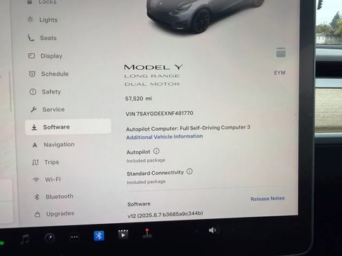 Used 2022 Tesla Model Y Long Range image 15