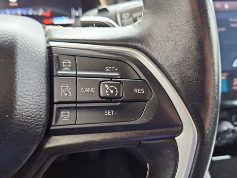 Used 2021 Jeep Grand Cherokee L Limited AWD/4WD image 25