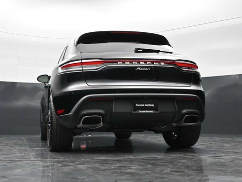 Certified 2025 Porsche Macan AWD/4WD image 42