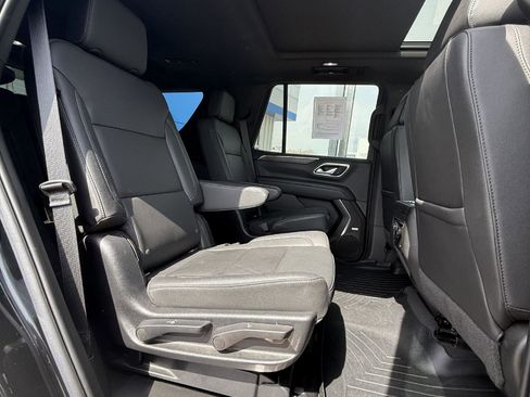 Used 2022 Chevrolet Tahoe Z71 w/ Off-Road Capability Package image 14