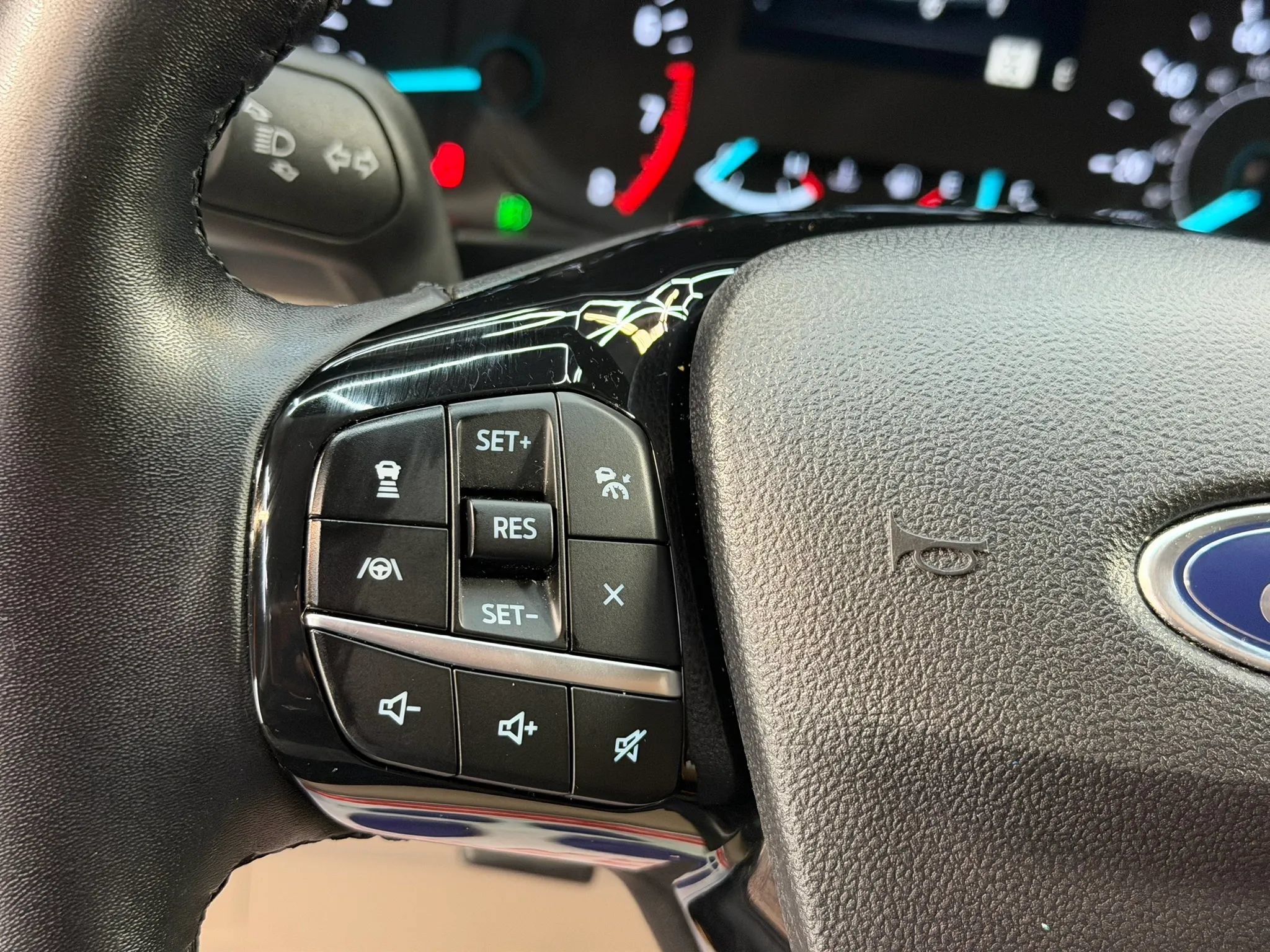 Used 2022 Ford Escape SEL FWD image 19