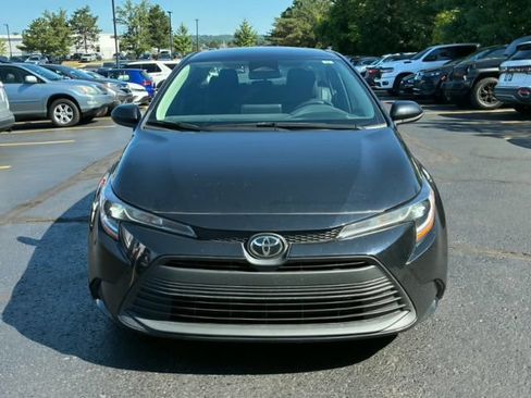 Used 2023 Toyota Corolla LE w/ Carpet Mat Package (TMS) FWD image 2