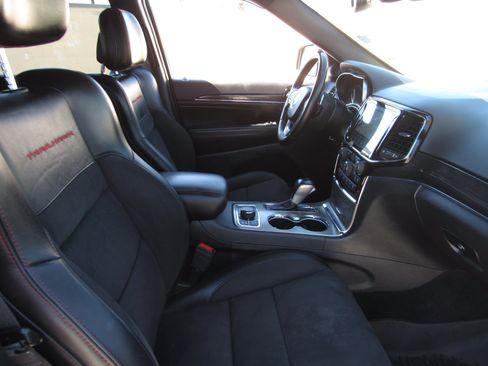 Used 2021 Jeep Grand Cherokee Trailhawk w/ Premium Lighting Group AWD/4WD image 9