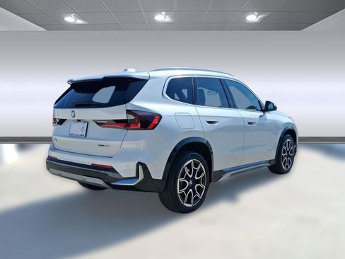Used 2025 BMW X1 xDrive28i w/ Premium Package image 9