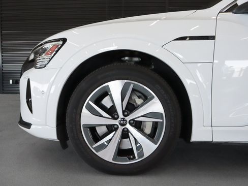 Used 2024 Audi Q8 e-tron Premium Plus w/ Premium Plus Package AWD/4WD image 4
