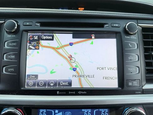 Used 2019 Toyota Highlander XLE image 18