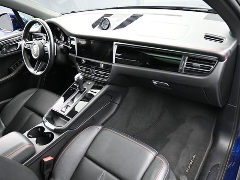 Certified 2023 Porsche Macan Turbo image 30