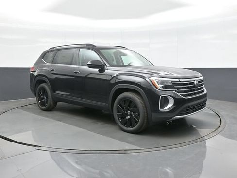 New 2026 Volkswagen Atlas SE AWD/4WD image 1