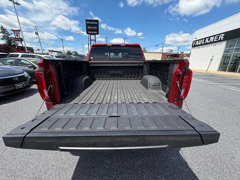Used 2024 GMC Sierra 1500 SLT w/ SLT Premium Plus Package AWD/4WD image 21