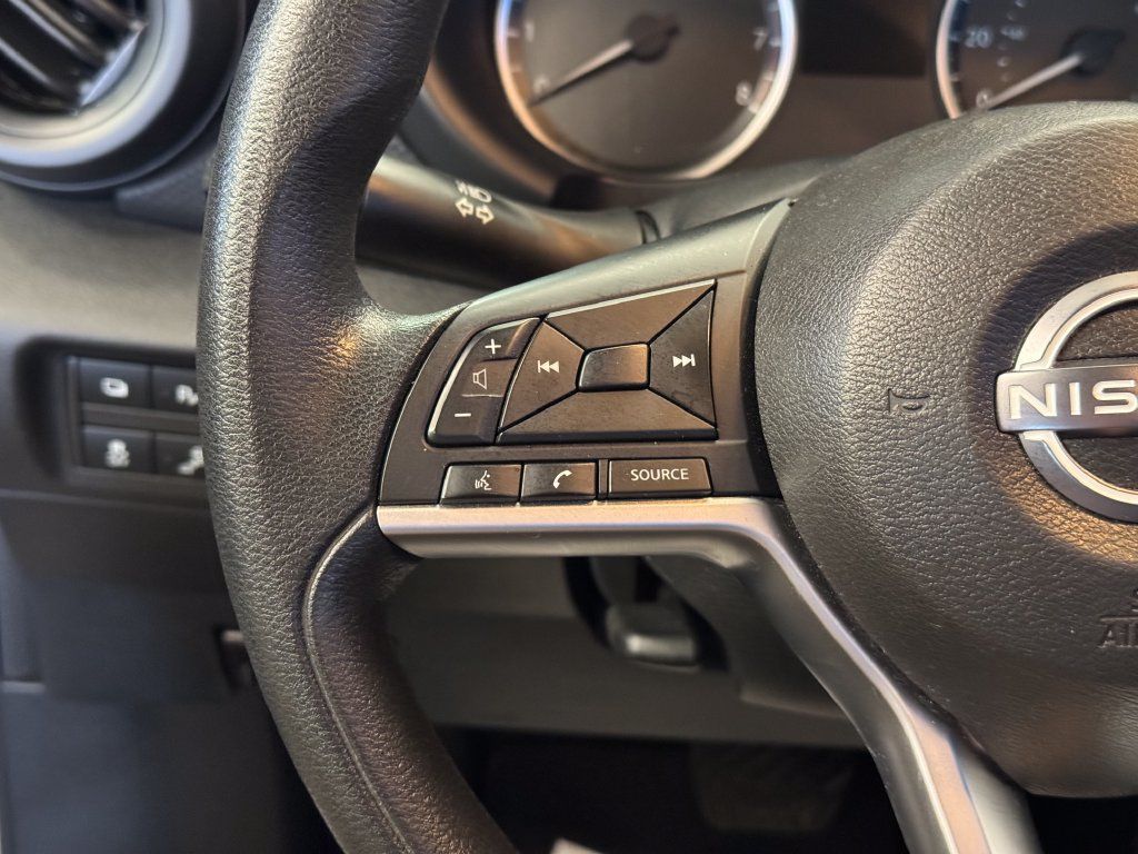 Used 2022 Nissan Kicks S FWD image 11