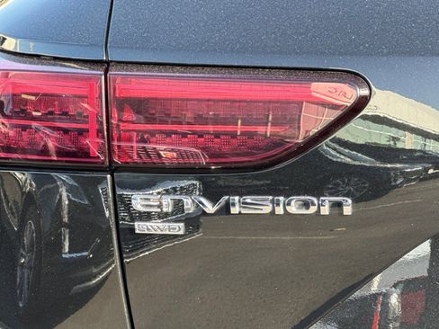 Used 2025 Buick Envision Sport Touring image 48