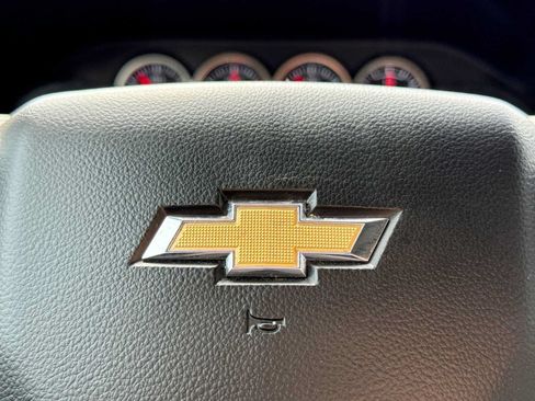 Used 2020 Chevrolet Silverado 1500 LT w/ LT Value Package AWD/4WD image 11