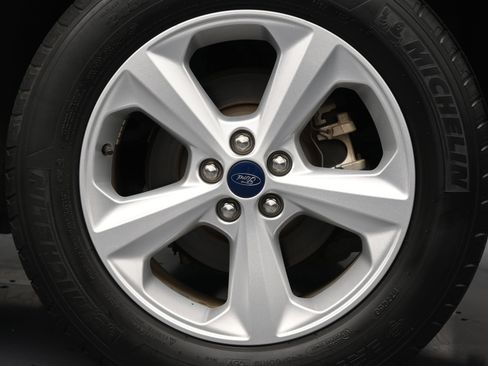 Used 2021 Ford Edge SE image 10