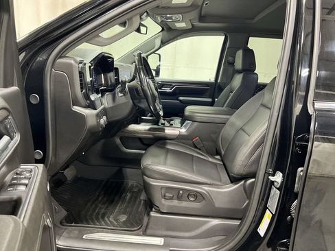 Used 2025 Chevrolet Silverado 3500 LTZ AWD/4WD image 5