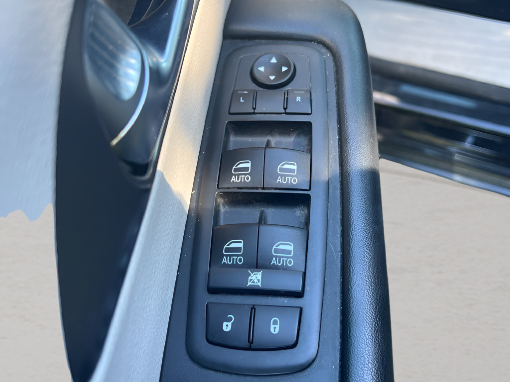 Used 2020 Chrysler Pacifica Touring-L Plus FWD image 14