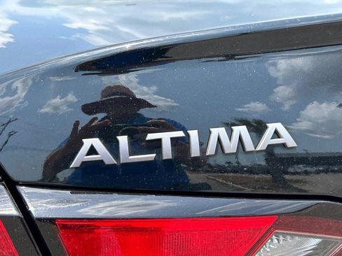 Used 2025 Nissan Altima 2.5 SV FWD image 5