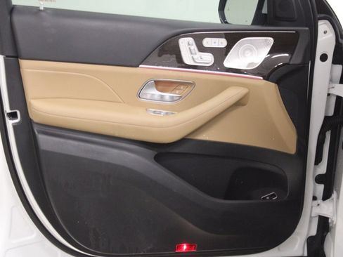 Used 2025 Mercedes-Benz GLS 450 4MATIC image 13