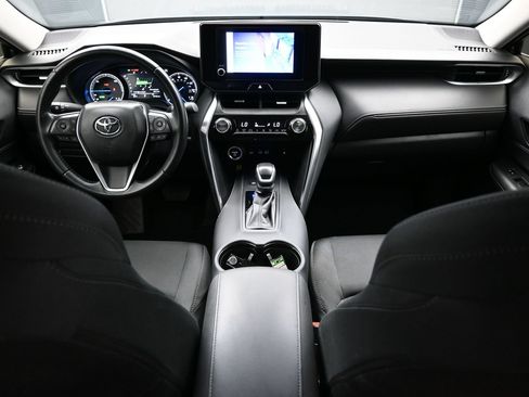 Used 2024 Toyota Venza LE AWD/4WD image 14