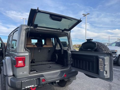 Used 2022 Jeep Wrangler Unlimited Rubicon w/ Trailer Tow Package image 37