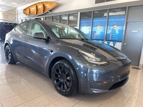Used 2020 Tesla Model Y Long Range AWD/4WD image 2