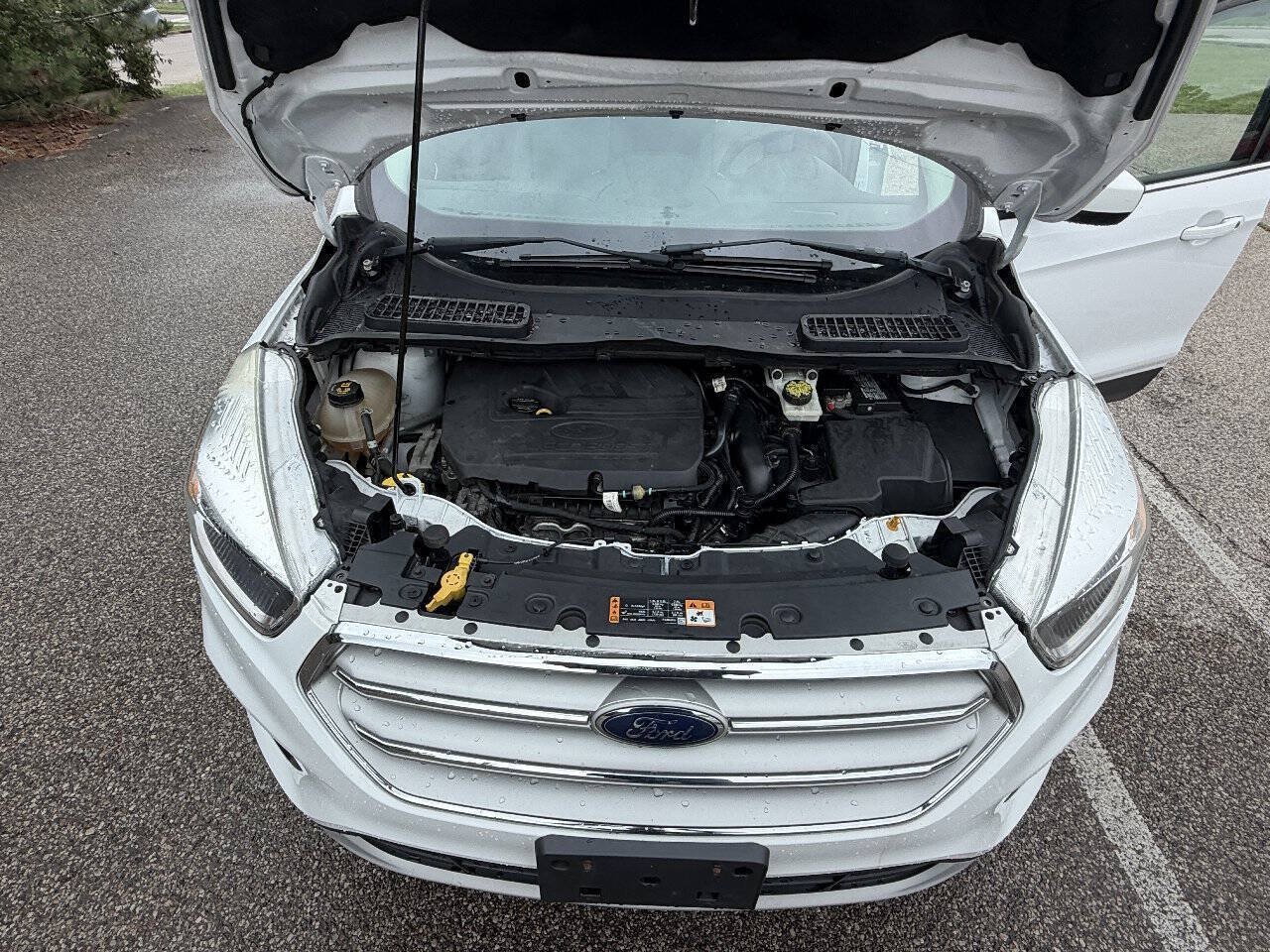 Used 2018 Ford Escape SE w/ Ford Safe & Smart Package AWD/4WD image 21